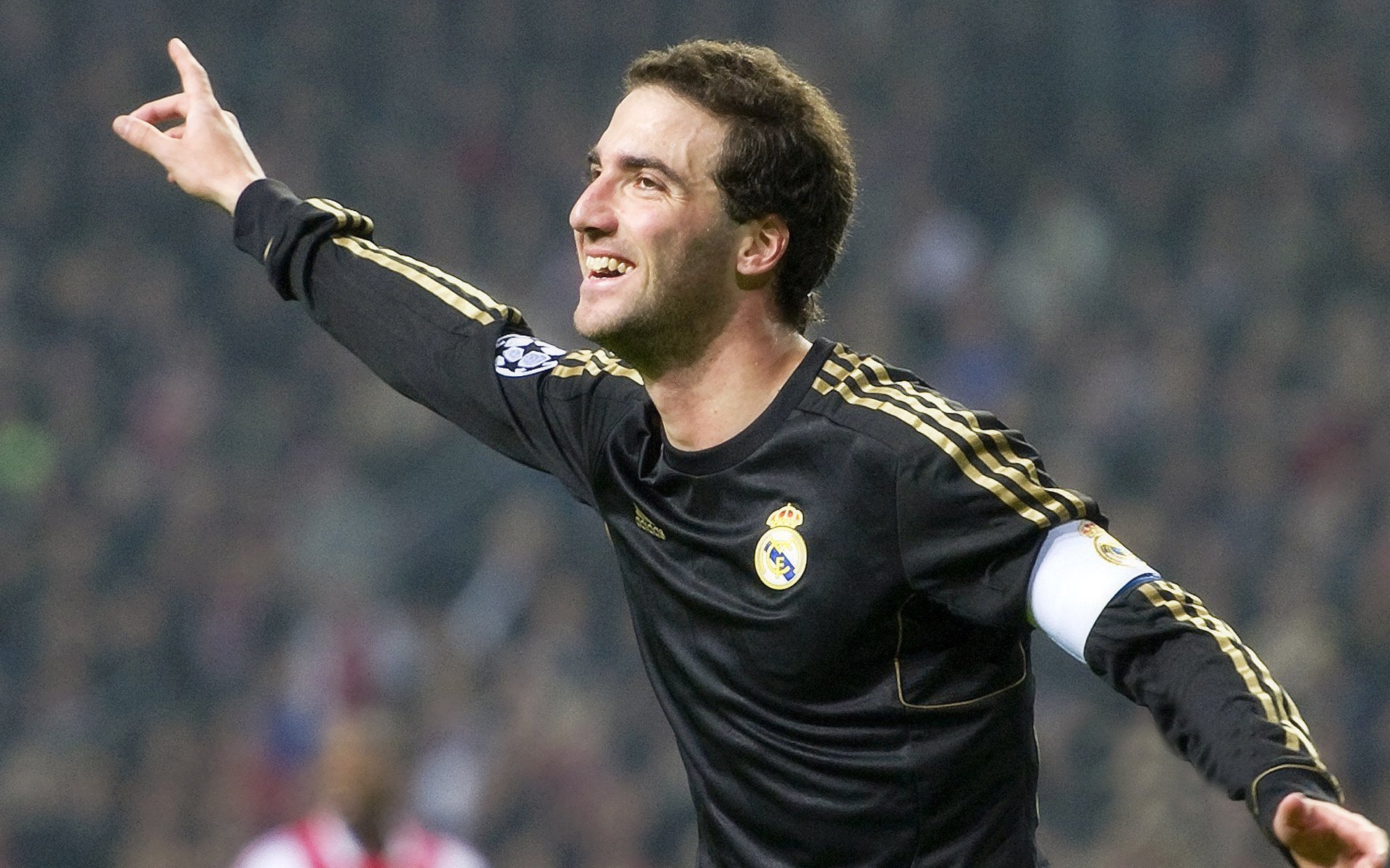 开云体育世界杯-马丁内利关键制胜！国际米兰绝境逆袭拜仁，书写欧冠新传奇