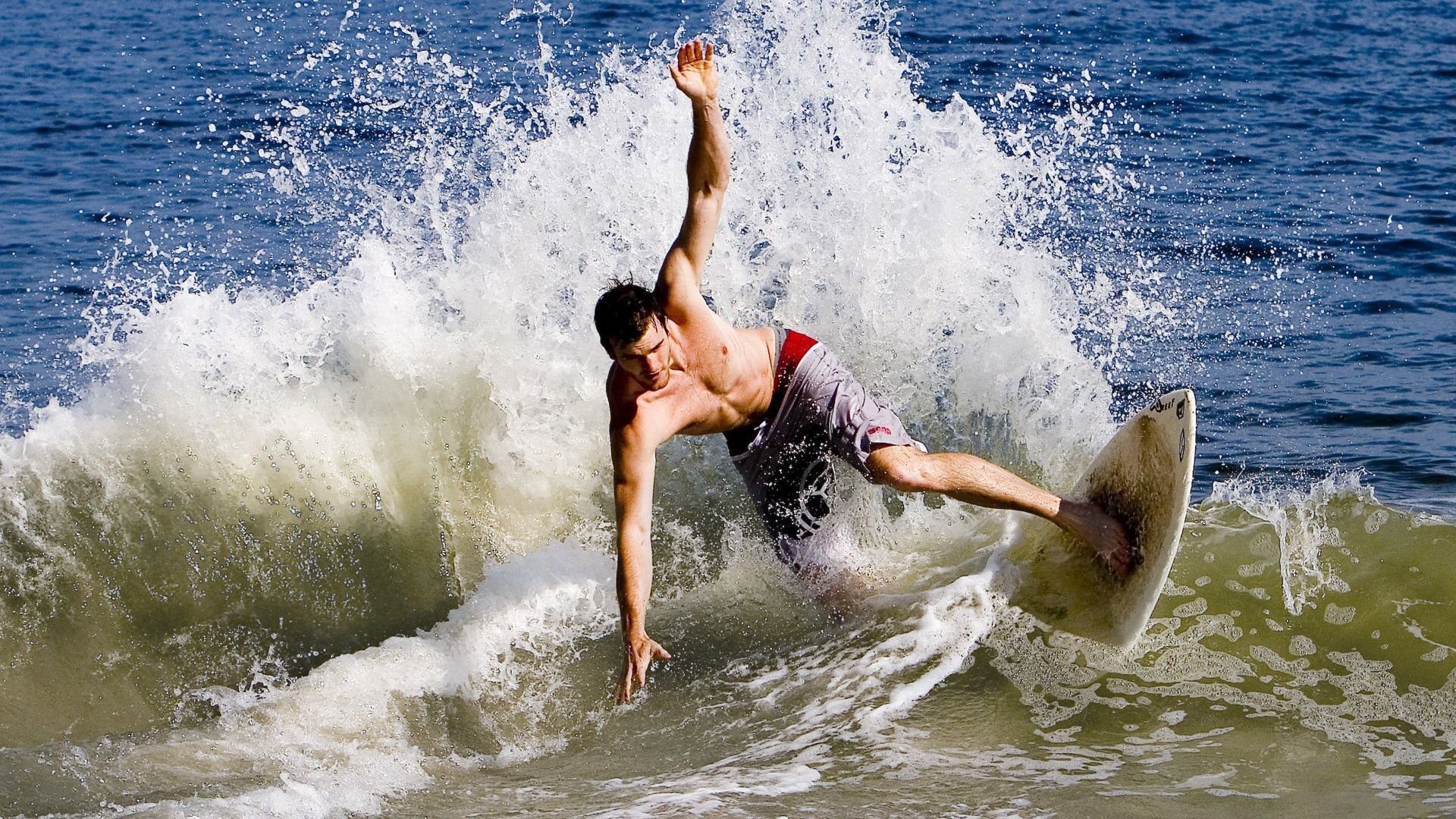 辽宁队压哨击败马刺,保罗完成自我救赎